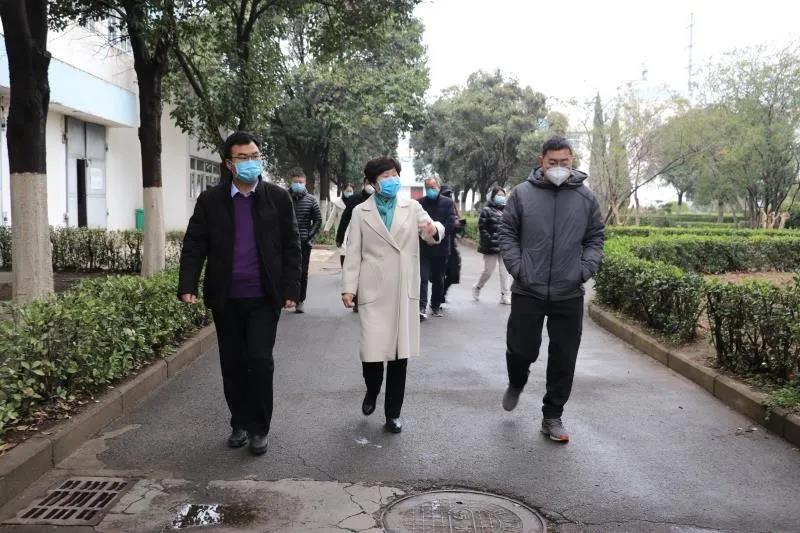 市,人大常委會,副主任,、,總工會,主席,2月, . 市人大常委會副主任、總工會主席韓迎春到公司調(diào)研慰問