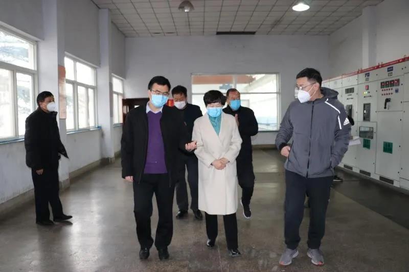 市,人大常委會,副主任,、,總工會,主席,2月, . 市人大常委會副主任、總工會主席韓迎春到公司調(diào)研慰問